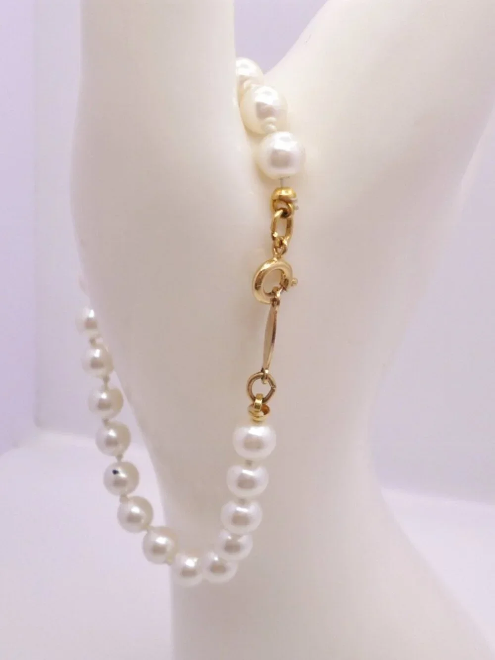 Napier Faux Pearl Bracelet White Hand Knotted Signed 7 1/4 - 7 3/4" Perfect - Picture 5 of 7